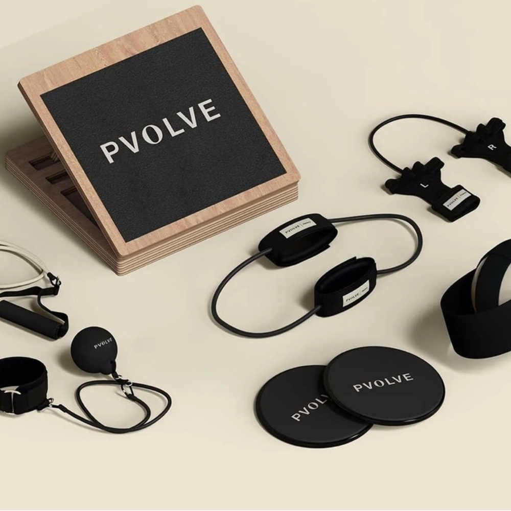 P.volve Fitness Equipment Set in Black